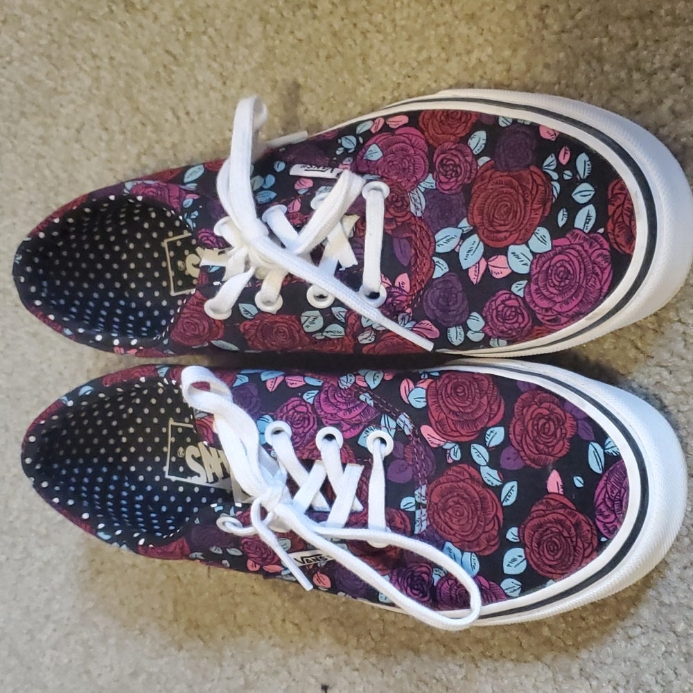 NWOT-Womens Van shoes- 8.5